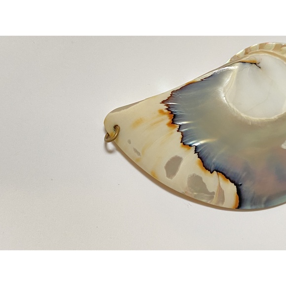 Vintage Boho Shell Pendant - Picture 3 of 6